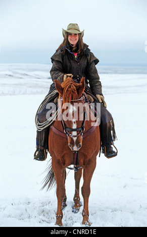 Cowgirl auf Pferd, Kanada Stockfoto