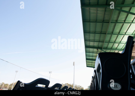 Leere Stadionbestuhlung Stockfoto