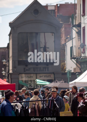 Ein voll Straßenmarkt in Brighton Stockfoto