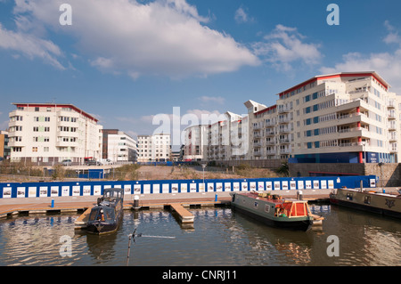 Moderne Apartments und Liegeplätze entlang der Floating Harbour in Bristol, Großbritannien Stockfoto