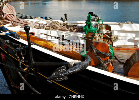 Schiffe Anker an Bord Saiiling KATHLEEN & Mai, Liegeplatz in Canning dock, Liverpool, Merseyside, England UK. Juni 2011 Stockfoto