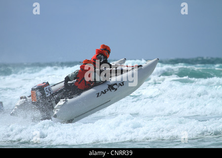 Zapcat racing Fistral Beach, Newquay, Nordcornwall, April 2012 Stockfoto