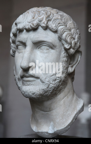 Leiter des Roman Emperor Hadrian (Regierungszeit 117-138 n. Chr.) auf dem Display in der Glyptothek in München, Bayern, Deutschland. Stockfoto