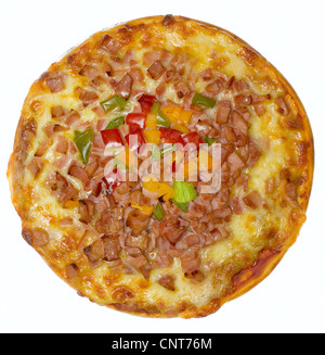 Draufsicht einer hawaiian Pizza isoliert auf weißem Hintergrund Stockfoto