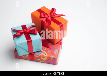 Festlich verpackte Geschenke Stockfoto