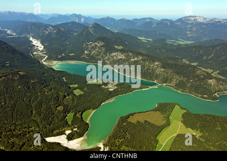 Sylvensteinspeicher, Stausee, Benediktinerwand auf der rechten Seite, Deutschland, Bayern Stockfoto