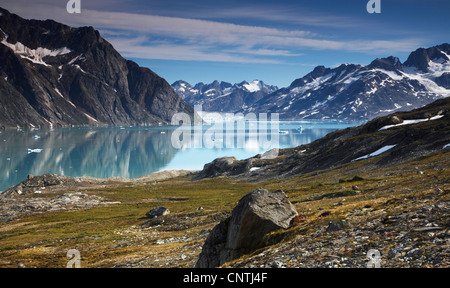 Blick zum Sermiligaq Fjord und Knud Rasmussen Gletscher, Sermiligaq, Grönland, Ammassalik, Ostgrönland Stockfoto