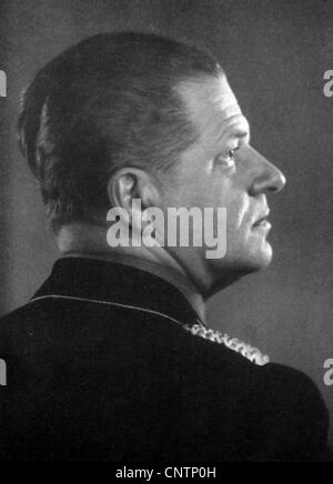 Johst, Hanns, 8.7.1890 - 23.11.1978, deutscher Dramatiker, Porträt, in SS-Uniform, Profil, Foto, ca. 1940, Stockfoto