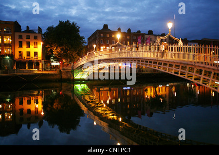 Die Ha'penny-Brücke, Dublin, Irland Stockfoto