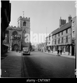 Historische Aufnahme aus den 1950er Jahren von der Stadt von Stratford-upon-Avon, dem Geburtsort des englischen Dramatikers William Shakespeare. Stockfoto