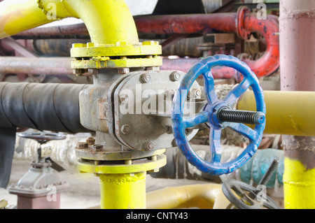 Wasser, Pumpstation, industrielle Interieur und Rohre Stockfoto