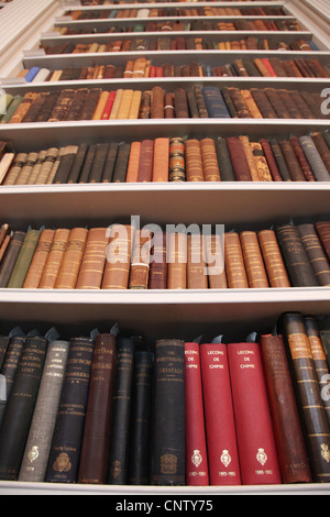 Wissenschaft-Bücher in der Bibliothek des Royal Institute, London Stockfoto
