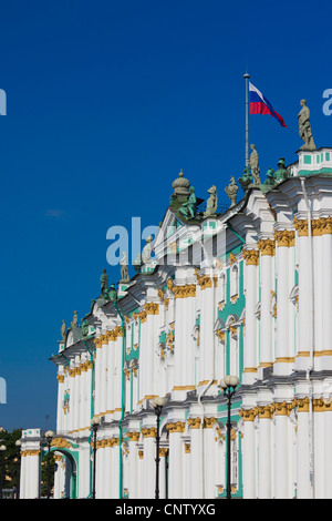 Russland, Sankt Petersburg, Center, Dvotsovaya Square, Winterpalast und Eremitage Stockfoto