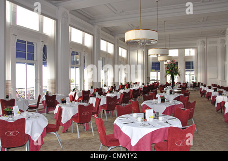 Speisesaal im Cavendish Hotel, Grand Parade, Eastbourne, East Sussex, England, Vereinigtes Königreich Stockfoto