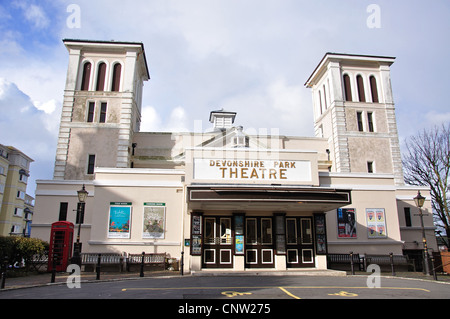 Devonshire Park Theatre, Compton Street, Eastbourne, East Sussex, England, Vereinigtes Königreich Stockfoto