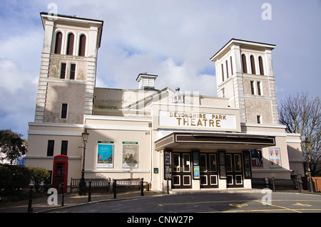 Devonshire Park Theatre, Compton Street, Eastbourne, East Sussex, England, Vereinigtes Königreich Stockfoto