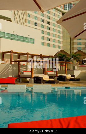 Maxim am Pool im ME Cancun Resort Club. Stockfoto