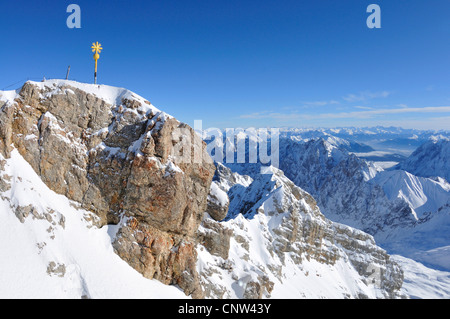 Zugspitze Gipfelkreuz in Winter, Deutschland, Bayern Stockfoto