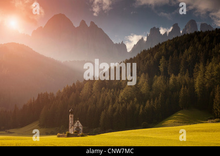 Bauernhaus in ländlichen Landschaft Stockfoto