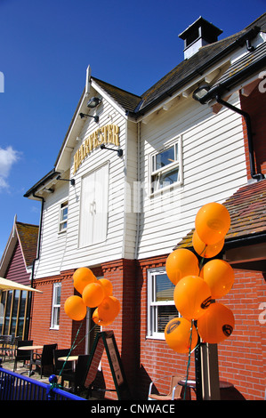 Harvester Restaurant in souveräner Hafen, Eastbourne, East Sussex, England, Vereinigtes Königreich Stockfoto