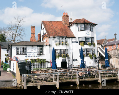 Der Engel auf der Brücke Gastwirtschaft, Henley on Thames, Oxfordshire, Vereinigtes Königreich Stockfoto