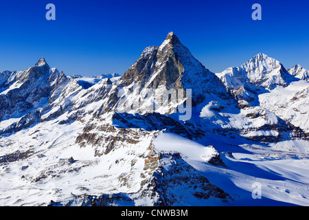 Walliser Alpen mit Dent d'Herens (4171 m), Matterhorn (4478 m) und Dent Blanche (4357 m) von Klein Matterhorn, Schweiz, Wallis Stockfoto