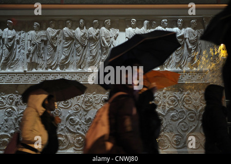 Marmor, Prozessionsweg Fries der Ara Pacis Augustae (augusteische Altar des Friedens) in Rom, Italien. Stockfoto