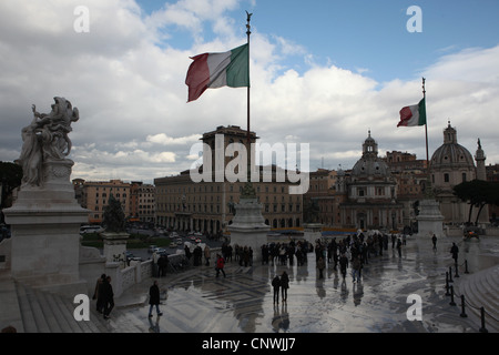 Piazza Venezia vom Denkmal für Viktor Emanuel II. in Rom, Italien. Stockfoto