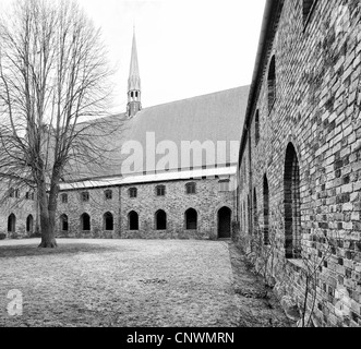 Ein schwarzer & weiße Foto einer alten Kirche befindet sich in der dänischen Stadt Helsingor. Stockfoto