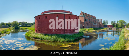 Ein Panorama-Bild des historischen Schlosses von Malmohus befindet sich in der schwedischen Stadt Malmö. Stockfoto