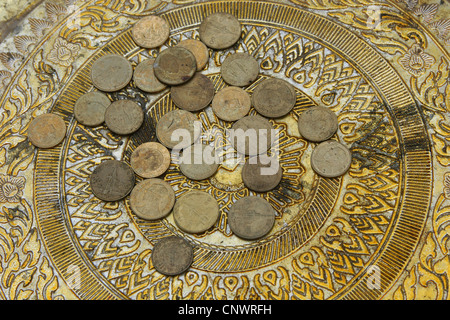 Spende im Wat Mahathat in Ayutthaya, Thailand. Stockfoto