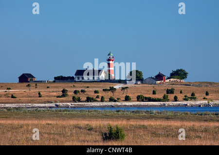 Die rot-weißen Leuchtturm Närs Fyr am Närsholmen auf der Insel Gotland, Schweden Stockfoto