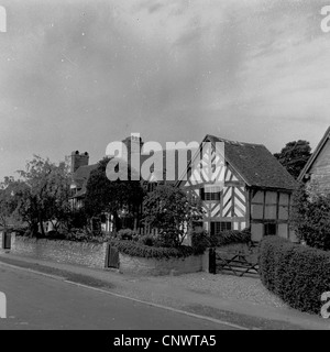 Historisches Bild von der 1950er Jahre, zeigt Wilmcote, bekannt als der Geburtsort von William Shakespeare. Stockfoto