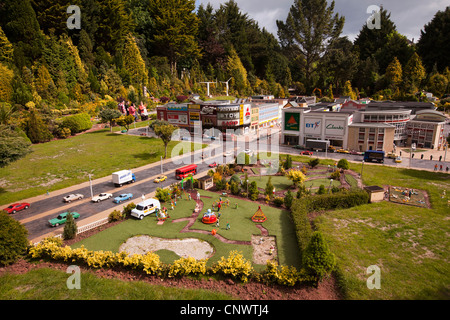 Großbritannien, England, Devon, Torquay, Babbacombe Model Village, Kinderspielplatz am Rand der Stadt Zentrum Szene Stockfoto