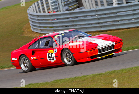 1986 Ferrari 328 GTB mit Fahrer Wayne Marrs während der Pirelli Formel CLassic Rennen in Snetterton, Norfolk, Großbritannien. Stockfoto