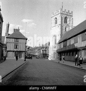 Geschichtsbild der 1950er Jahre zeigen Gilde Kapelle in der High Street Stratford, berühmt als Geburtsort von William Shakespeare. Stockfoto