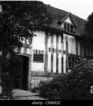 Ein historisches Bild-from1950s zeigt das äußere des Ardens Haus in Stratford, William Shakespeare Mutter. Stockfoto