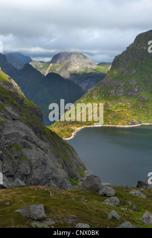 Küstenlandschaft bei Munkebu, Norwegen, Lofoten-Inseln Stockfoto