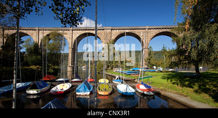 Viadukt über den Ruhr-River, Ruhrviadukt, Deutschland, Nordrhein-Westfalen, Ruhrgebiet, Herdecke Stockfoto
