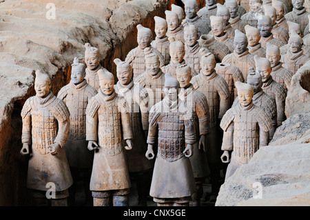 Die Terrakotta-Krieger. Infanterie der vergrabenen Grabbeigaben Armee in Xian, Provinz Shaanxi, China. Stockfoto