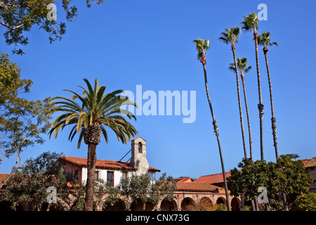 Mission San Juan Capistrano Kirche Kalifornien Statue von Pater Junipero Serra, der die Mission im Jahr 1775 gegründet. Stockfoto