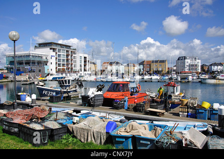 Angelboote/Fischerboote in Sovereign Harbour, Eastbourne, East Sussex, England, Vereinigtes Königreich Stockfoto