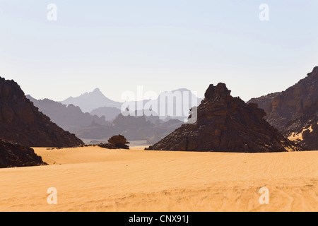 Bergkette Tadrart Acacus in der Wüste, Libyen, Sahara Stockfoto