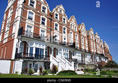 Apartments direkt am Strand, Bexhill-on-Sea, East Sussex, England, Vereinigtes Königreich Stockfoto