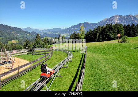 Alpine Coaster, Allwetter-Rodelbahn rutschen in der Nähe von Soellereck Aufzug, Deutschland, Bayern, Allgäu, Oberstdorf Stockfoto