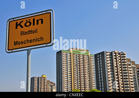 Gateway Zeichen und Satelliten-Stadt "Auf Dem Koelnberg", Deutschland, Nordrhein-Westfalen, Köln Stockfoto