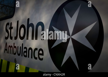 Neues Logo der St John Ambulance Stockfoto