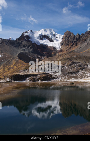 Nevado Raju Collota (5350 m), auch als Diablo Mudo (dummer Teufel), Peru, Cordillera Huayhuash Stockfoto