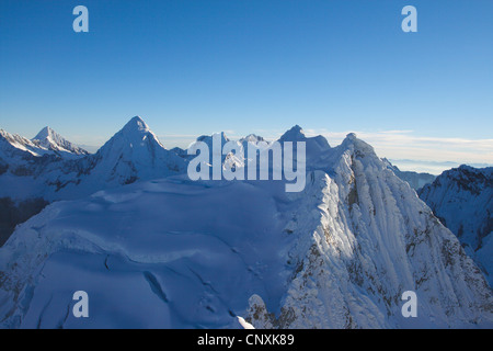 Blick vom Nevado Pisco auf Alpamayo, Artesonraju, Pucajirca, Rinrijirca, Piramide und Pisco Este, Peru, Anden, Cordillera Blanca Stockfoto