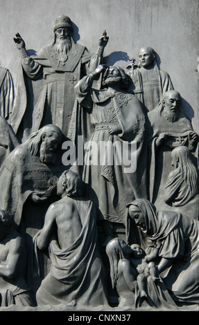 Taufe des Kievan Rus. Detail des Denkmals für den Großfürsten Vladimir der große in Kiew, Ukraine. Stockfoto